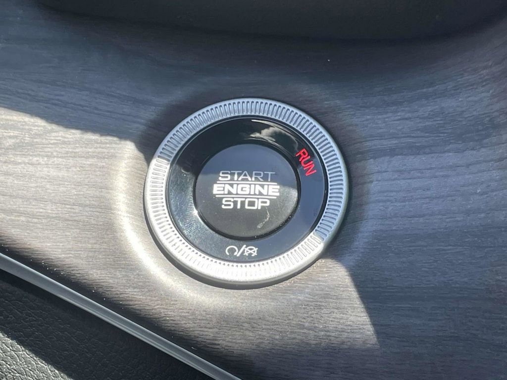 Certified 2025 Jeep Grand Cherokee Limited image 35