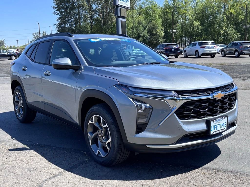 New 2025 Chevrolet Trax LT w/ Driver Confidence Package