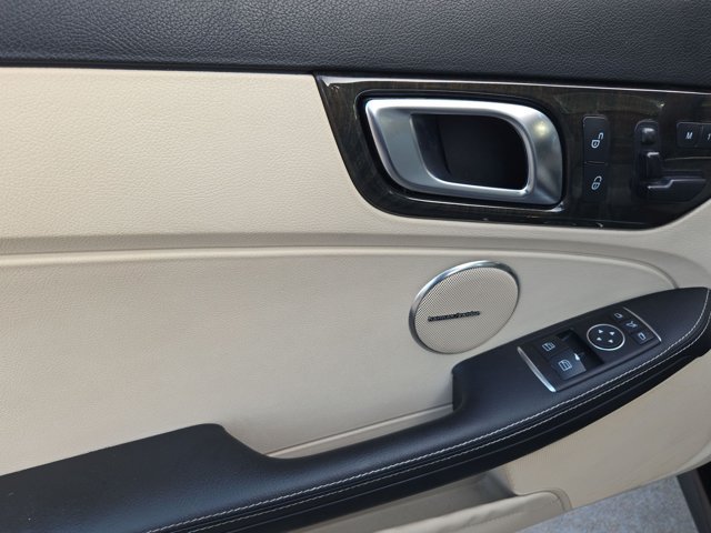 Used 2013 Mercedes-Benz SLK 250 image 18