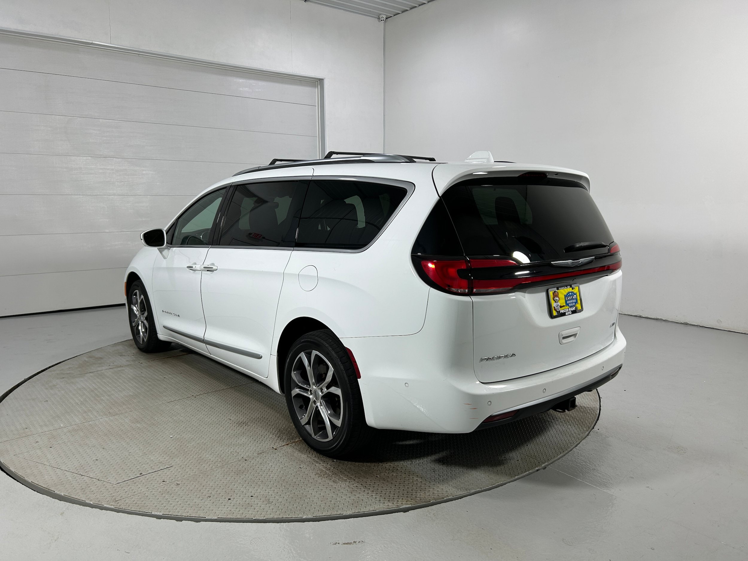 Used 2021 Chrysler Pacifica Pinnacle AWD/4WD image 22