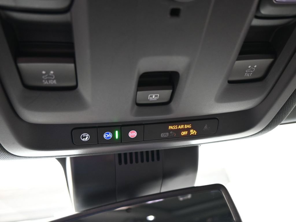 Used 2024 Chevrolet Suburban Z71 image 30