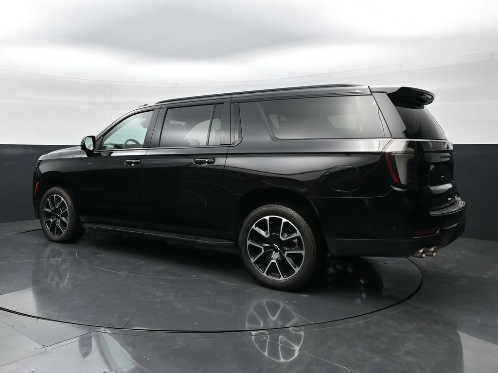 Used 2025 Chevrolet Suburban RST w/ Comfort Package AWD/4WD image 6