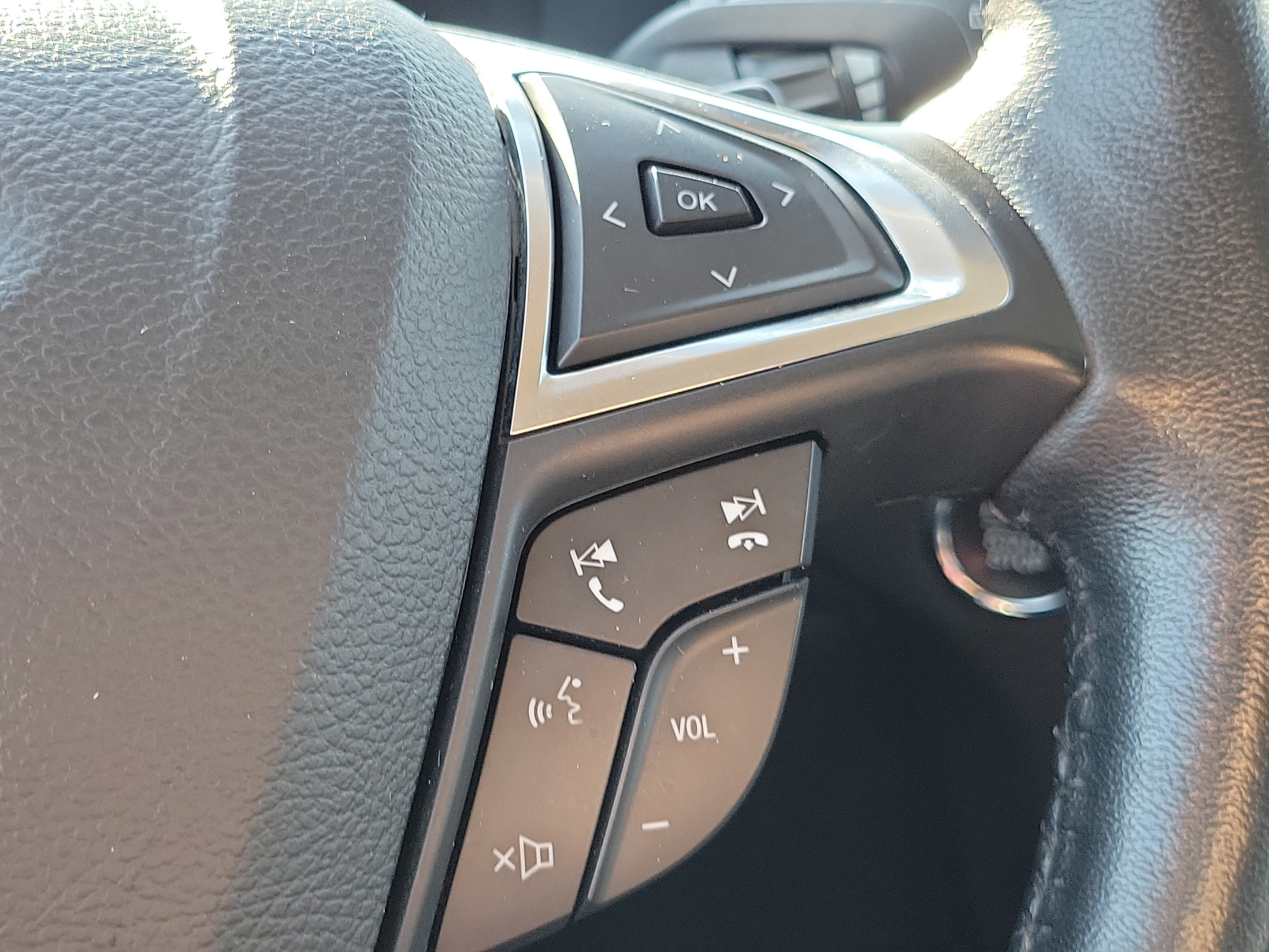 Certified 2019 Ford Edge SEL w/ Equipment Group 201A AWD/4WD image 22