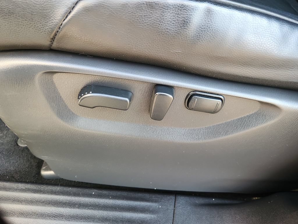 Used 2022 Nissan Armada SL w/ Captain's Chairs Package AWD/4WD image 8
