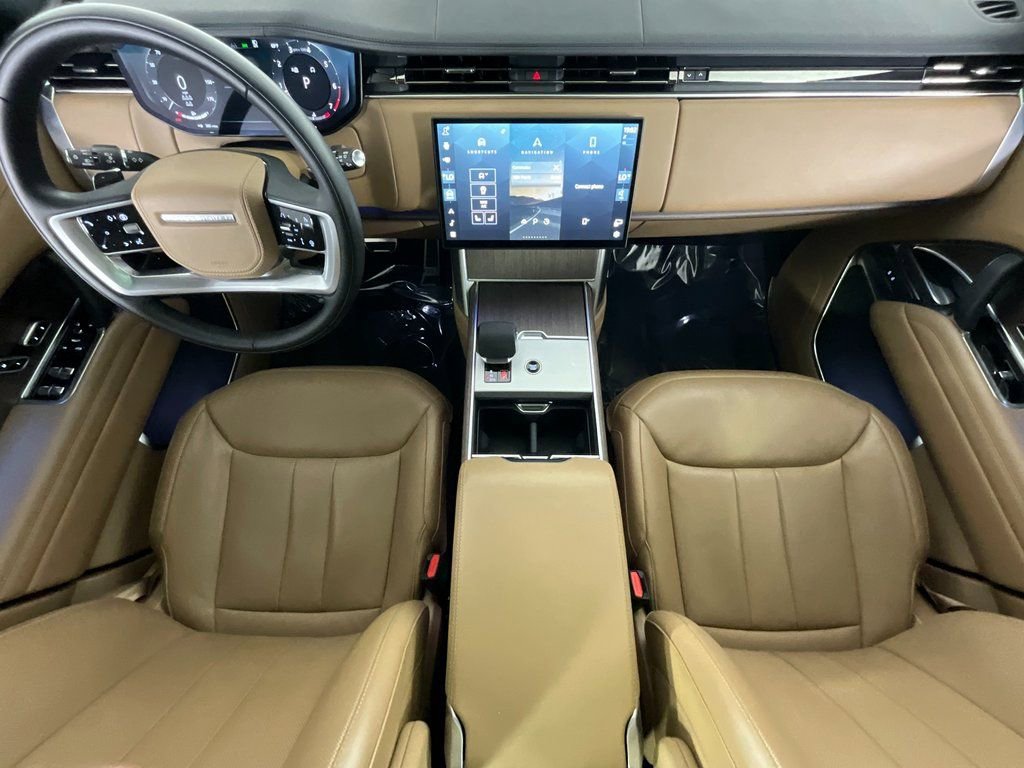 Used 2025 Land Rover Range Rover Long Wheelbase SE image 14