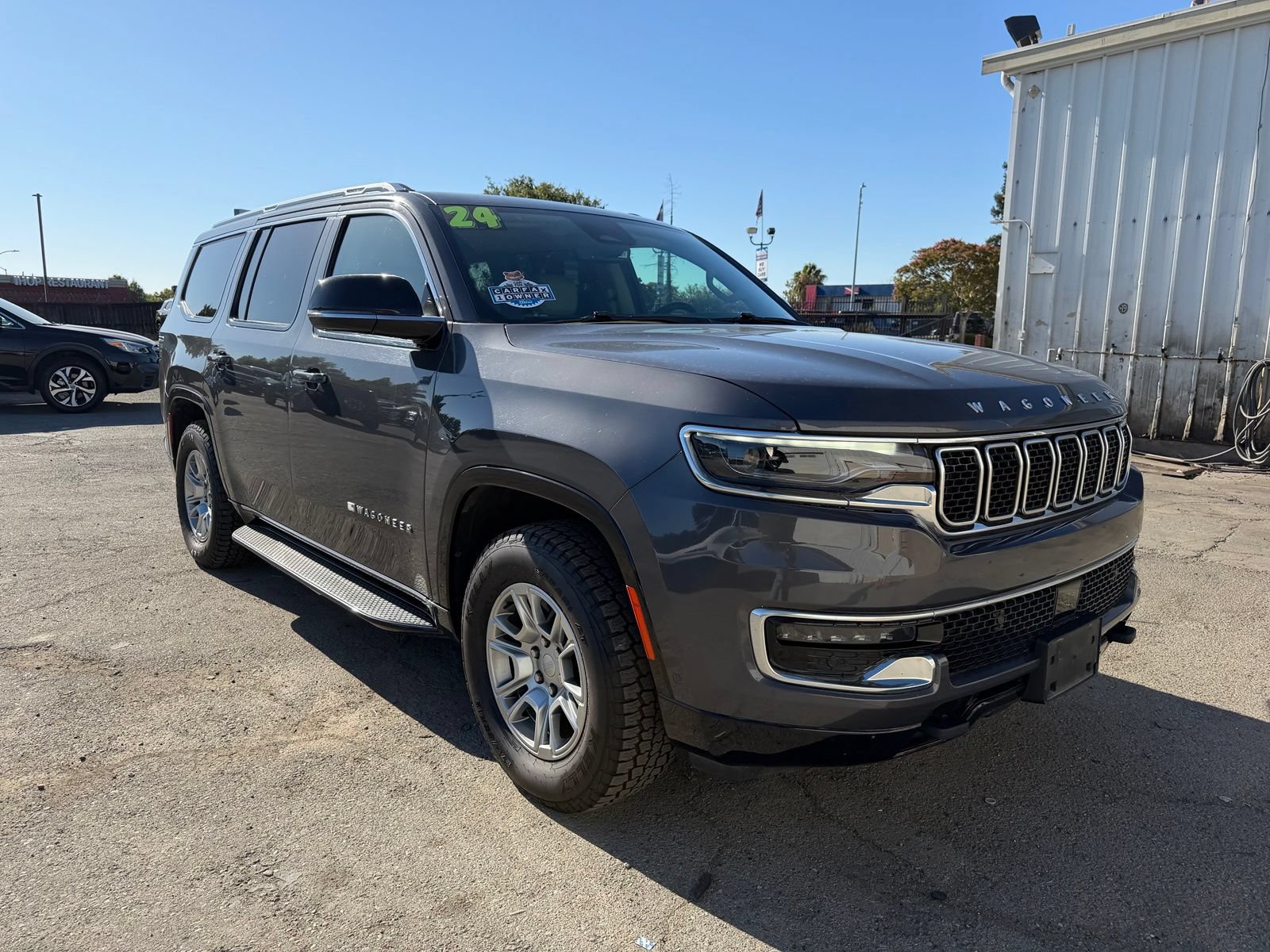 Used 2024 Jeep Wagoneer 4WD w/ HD Trailer Tow Package image 7