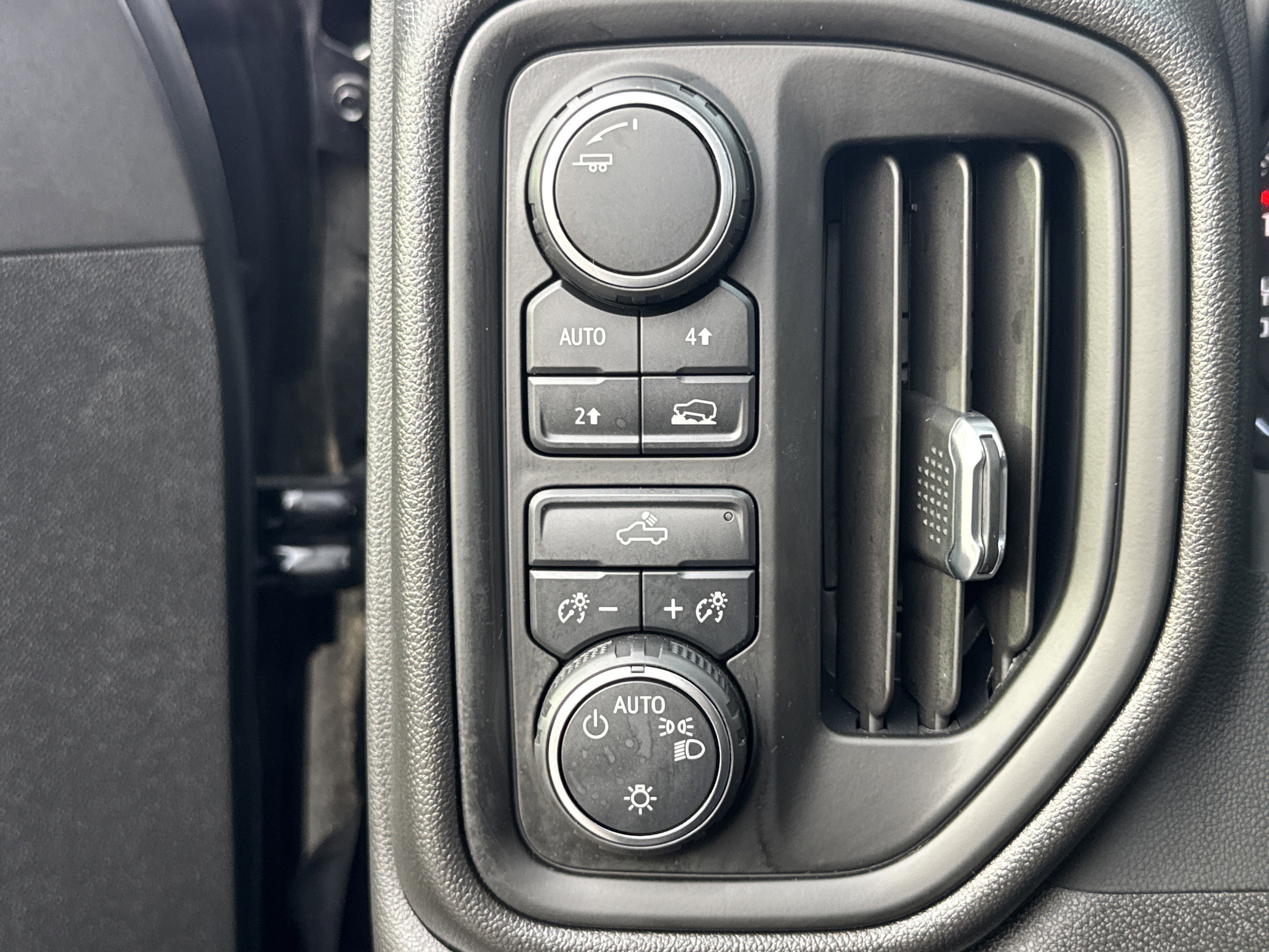 Used 2022 Chevrolet Silverado 1500 Custom image 19