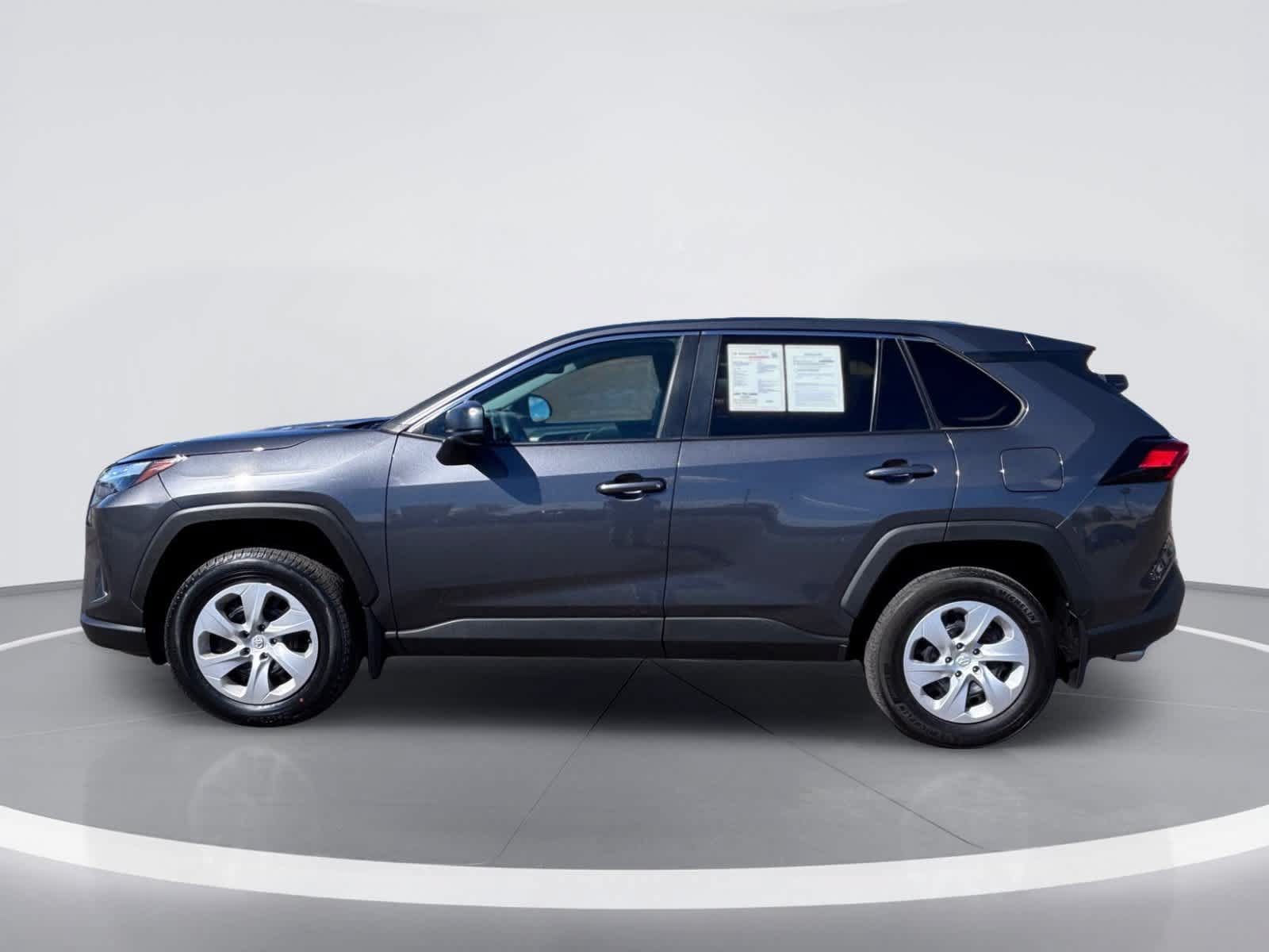 Used 2024 Toyota RAV4 LE AWD/4WD image 4