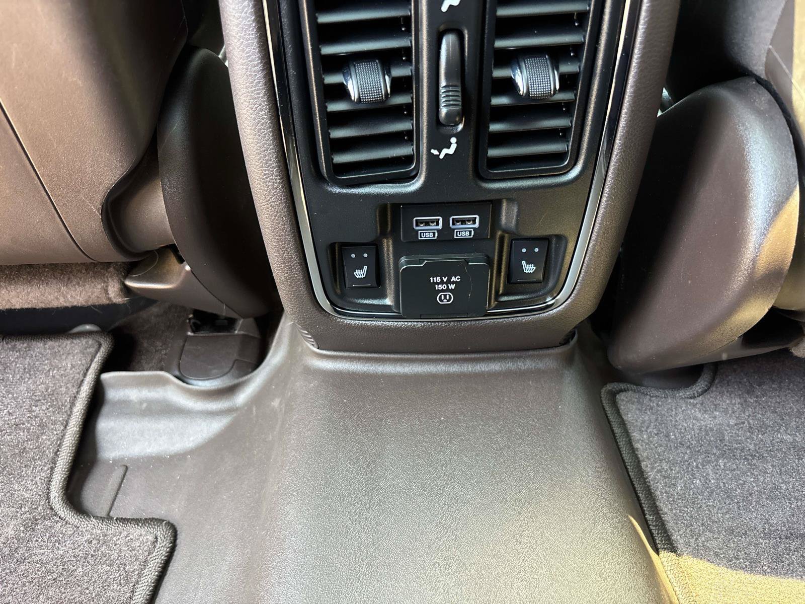 Used 2019 Jeep Grand Cherokee Overland AWD/4WD image 11