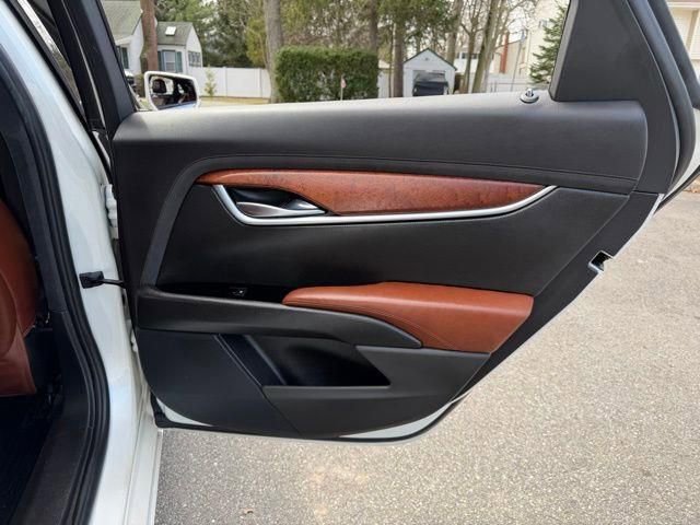 Used 2015 Cadillac XTS Premium image 16