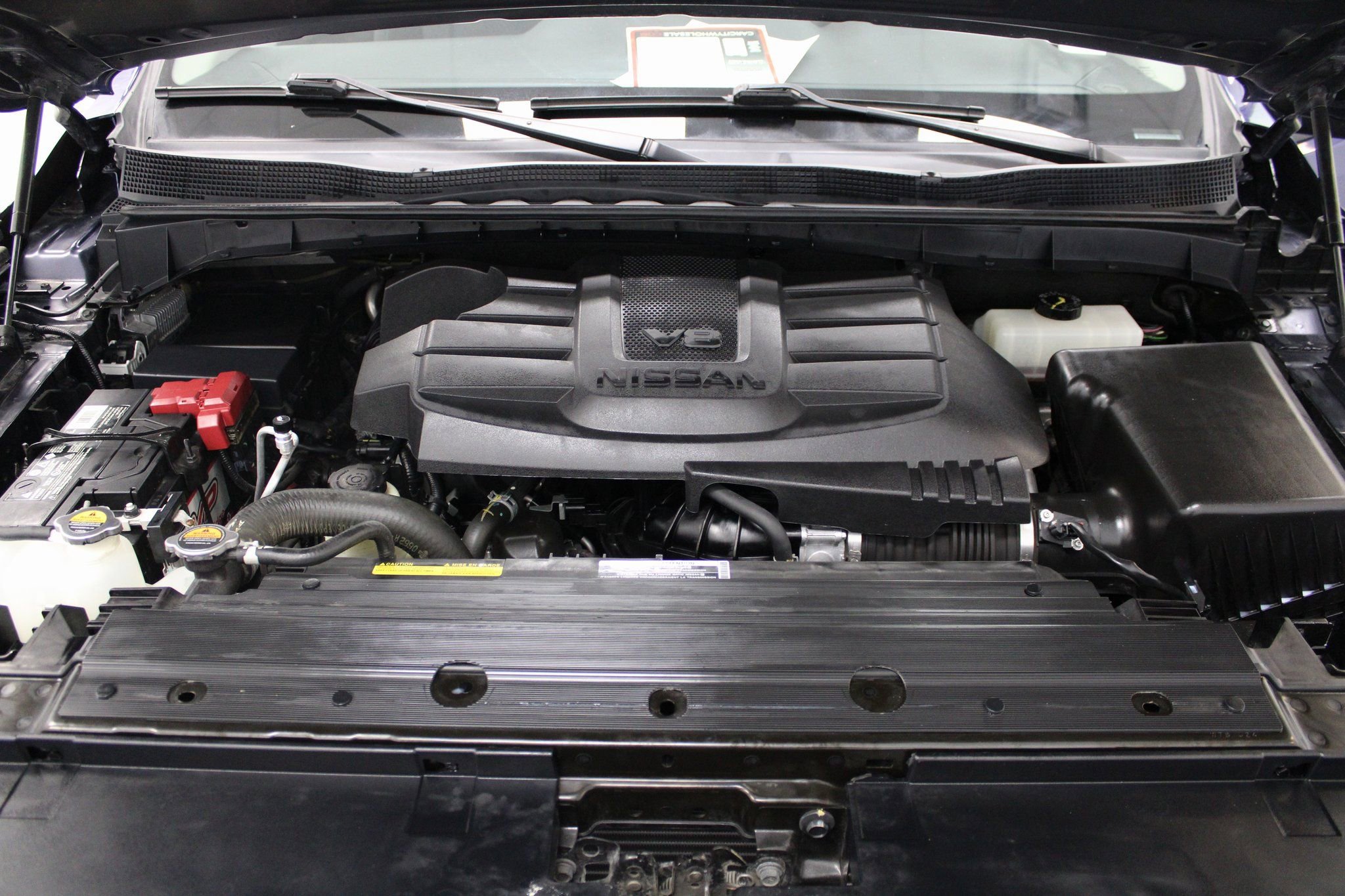 Used 2022 Nissan Titan SV image 10