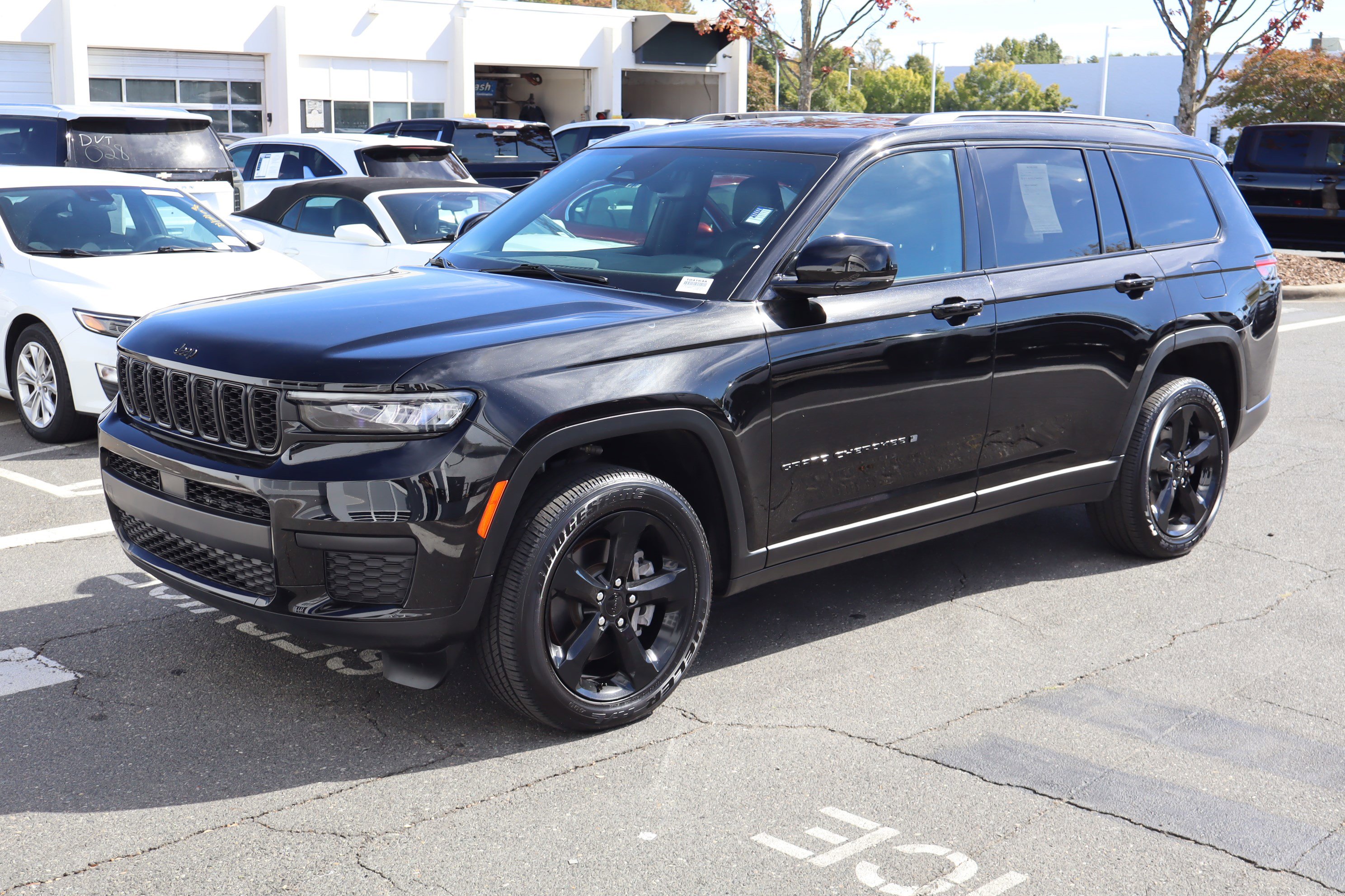 Used 2024 Jeep Grand Cherokee L Altitude image 5