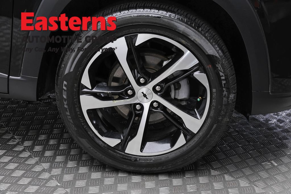 Used 2024 Chevrolet Trax RS FWD image 30