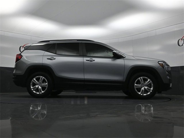 Used 2024 GMC Terrain SLE w/ Driver Convenience Package image 28