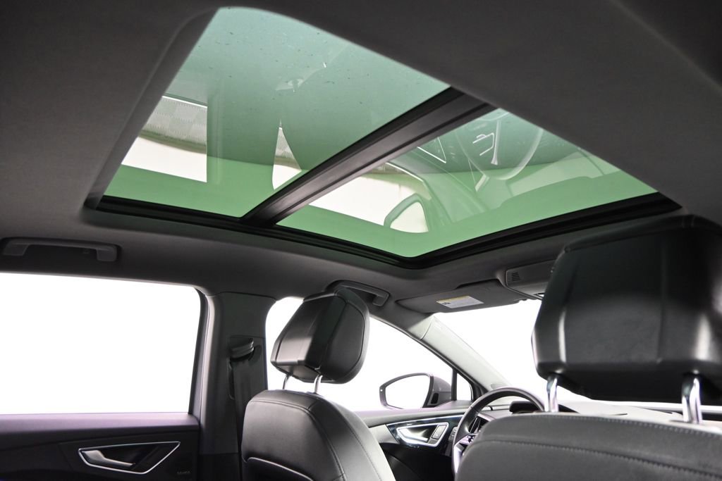 Used 2022 Audi Q4 e-tron Prestige image 17