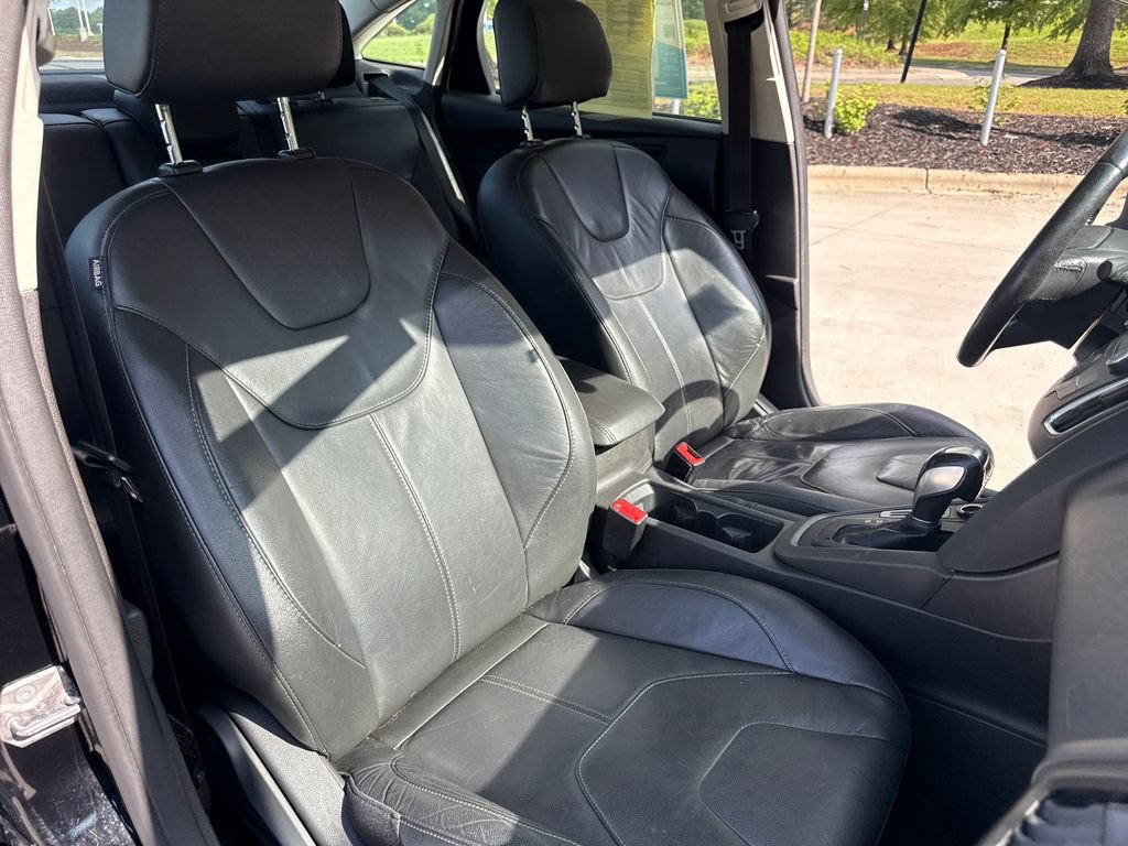 Used 2016 Ford Focus SE w/ Equipment Group 201A FWD image 34