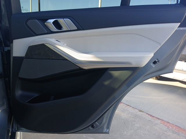 New 2026 BMW X5 sDrive40i image 11