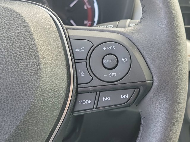 Used 2023 Toyota RAV4 XLE Premium image 32