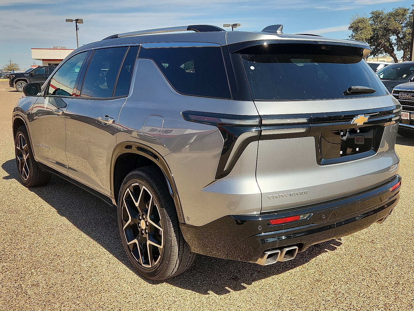 Used 2026 Chevrolet Traverse High Country w/ LPO, Floor Liner Package FWD image 3