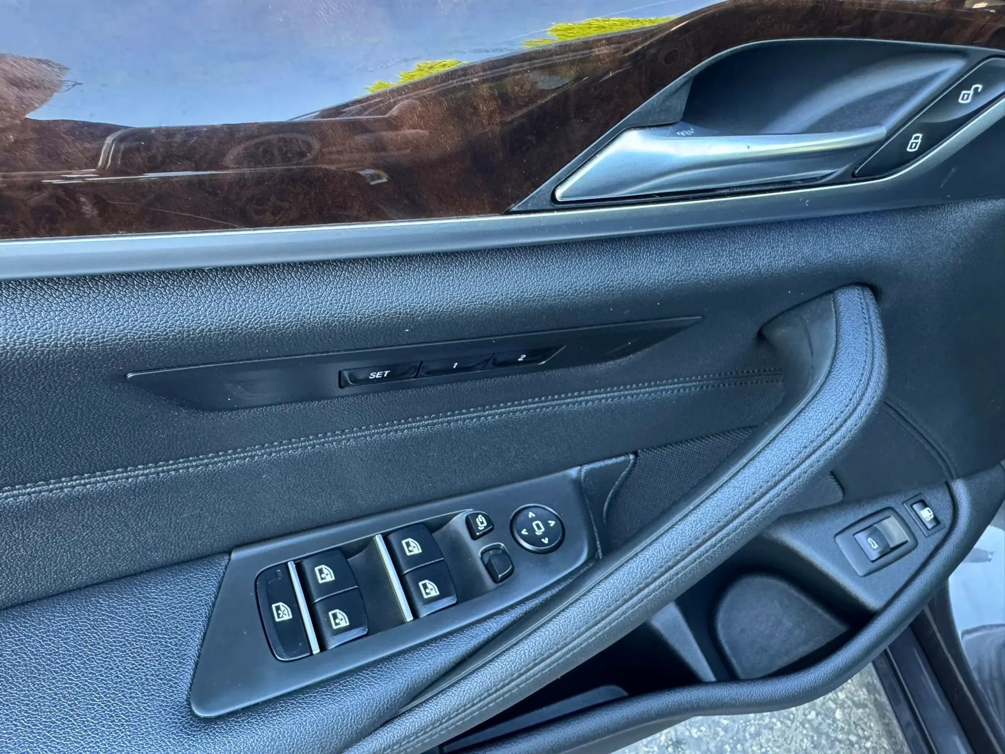Used 2019 BMW 530e xDrive AWD/4WD image 38