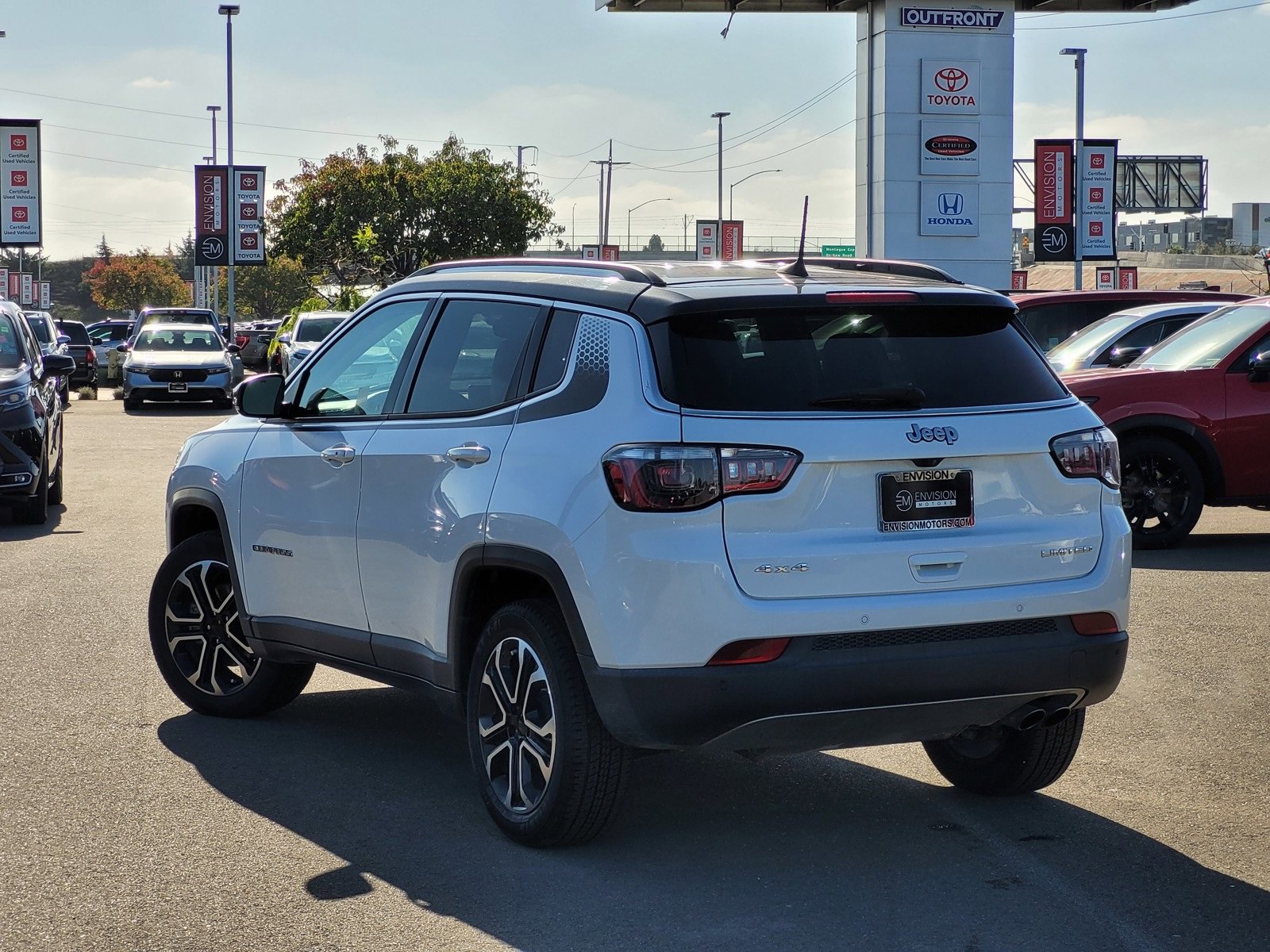 Used 2022 Jeep Compass Limited w/ Mopar Graphics Package image 7