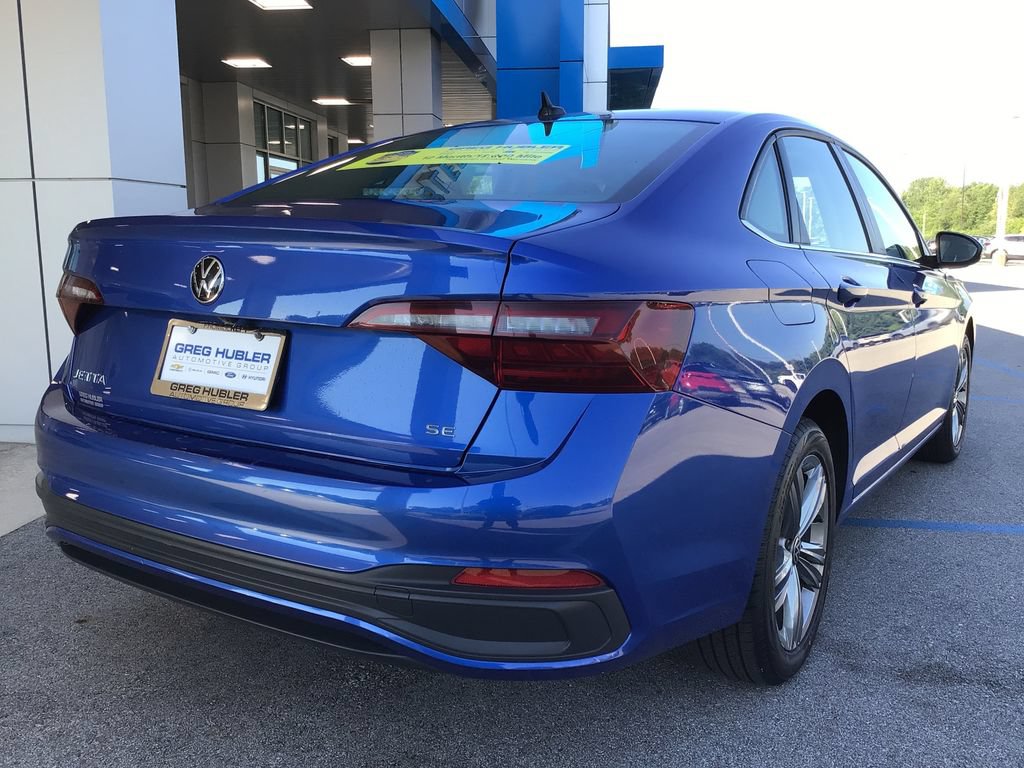 Used 2024 Volkswagen Jetta SE FWD image 7