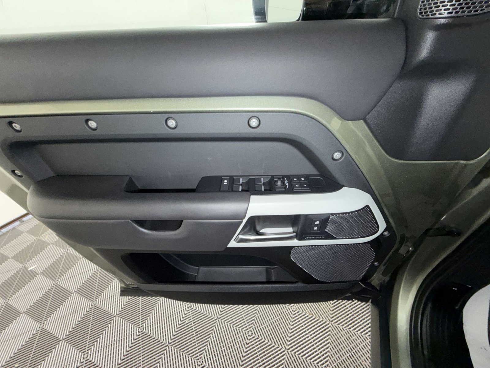 Used 2023 Land Rover Defender 110 S image 10