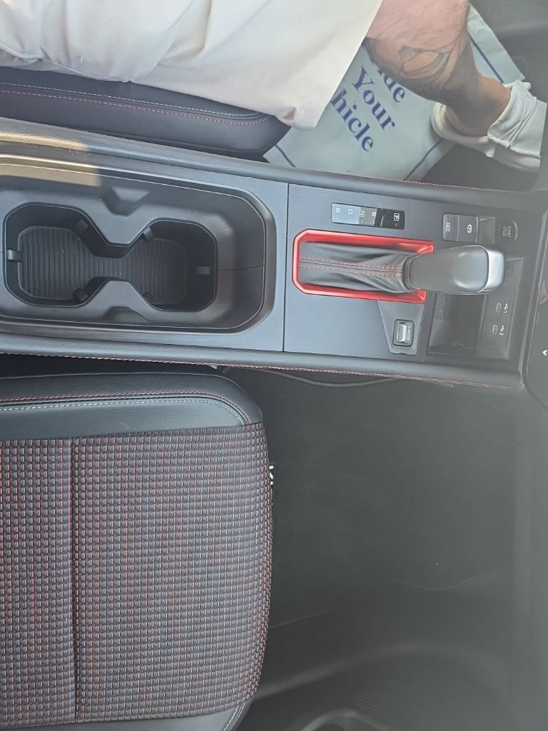 Certified 2025 Nissan Kicks SR AWD/4WD image 26