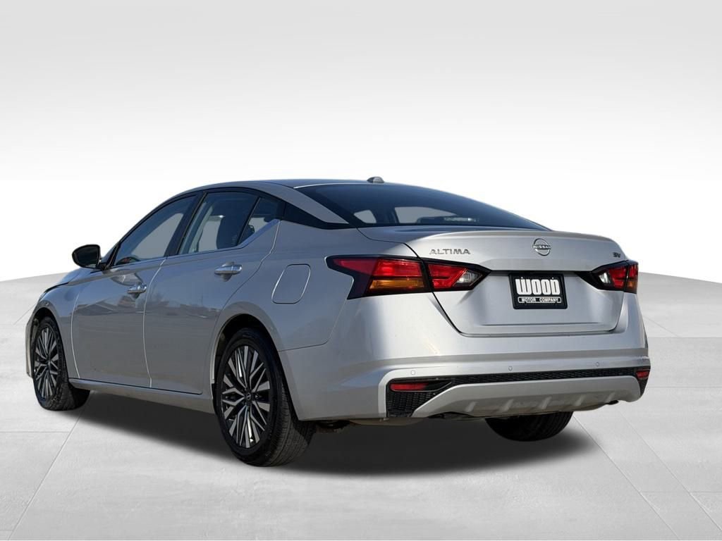 Used 2024 Nissan Altima 2.5 SV image 5