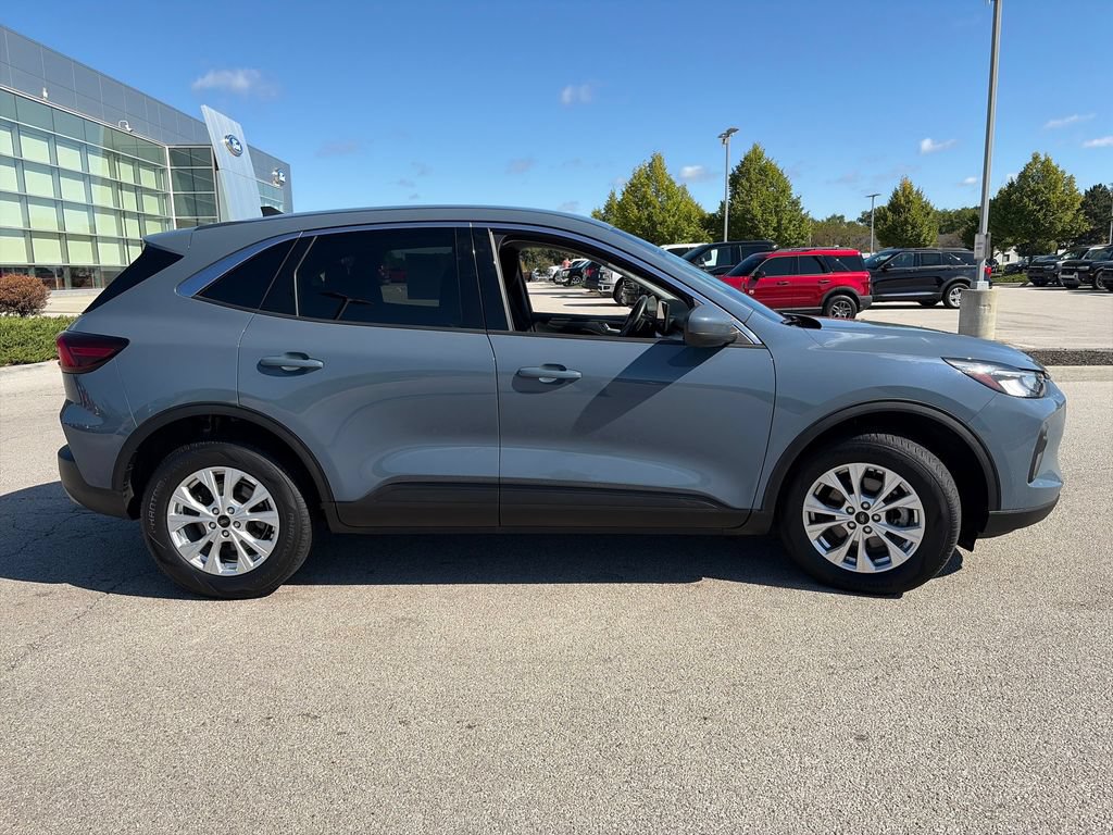 Used 2023 Ford Escape Active w/ Tech Pack #2 AWD/4WD image 8