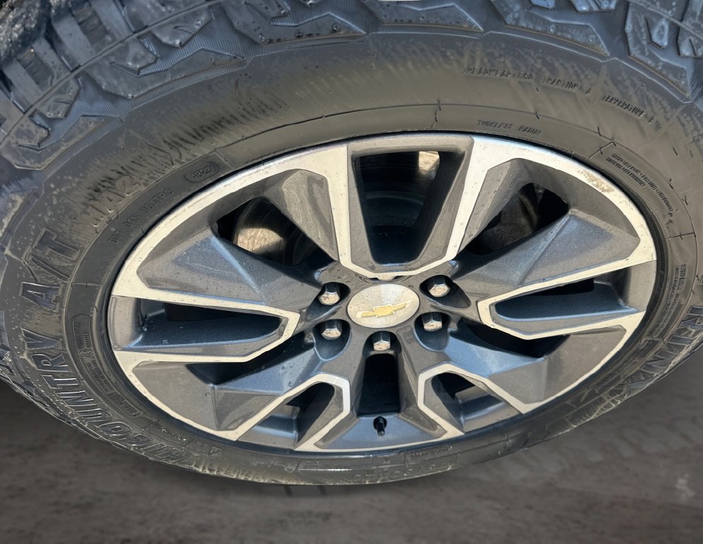 Used 2021 Chevrolet Tahoe LT w/ LT Signature Package AWD/4WD image 18