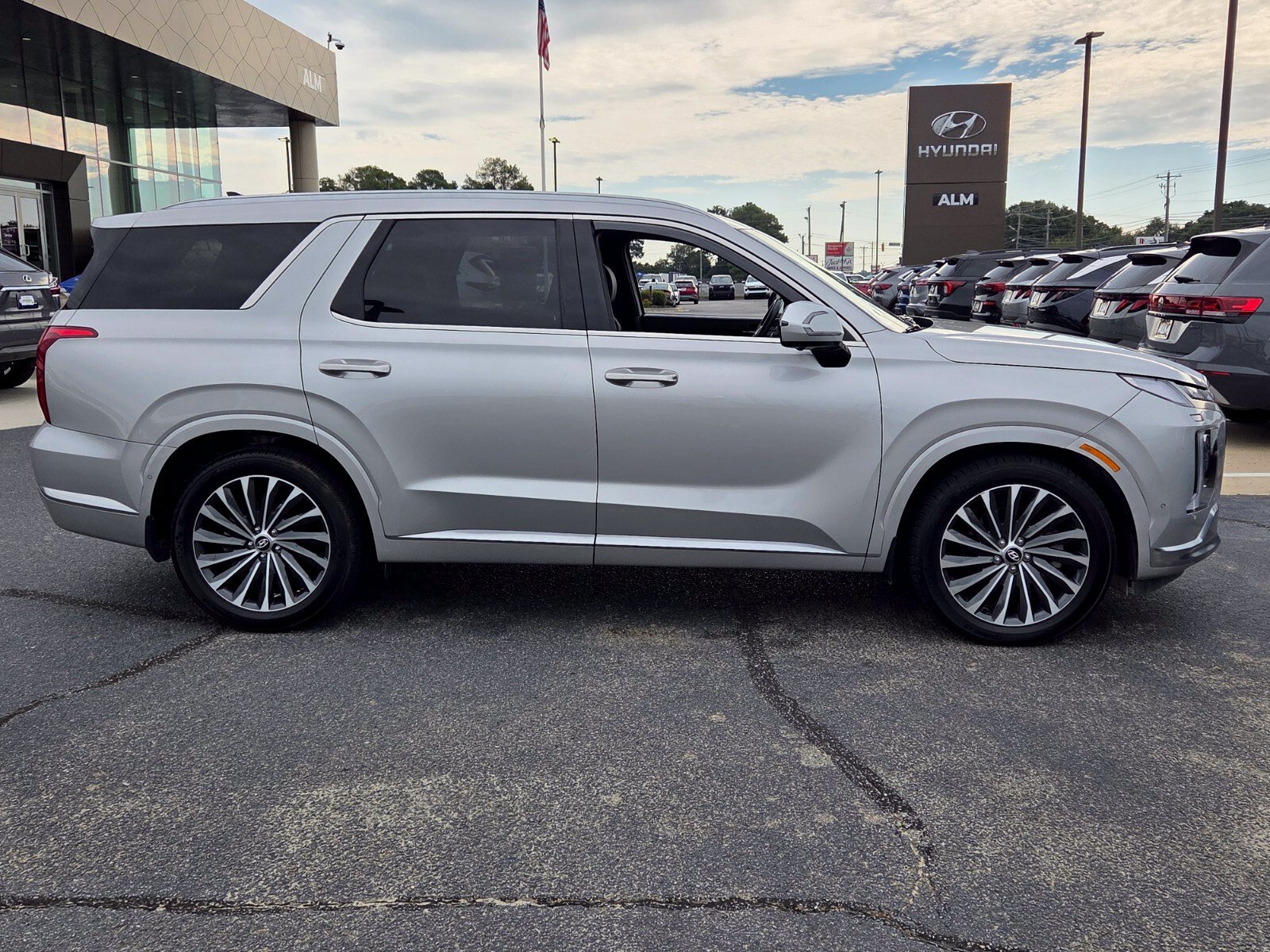 Used 2023 Hyundai Palisade Calligraphy FWD image 15