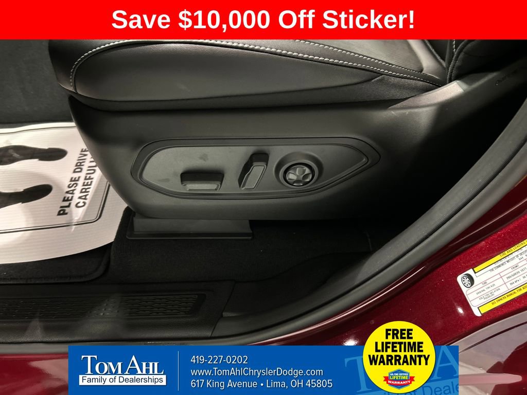 New 2025 Jeep Grand Cherokee L Laredo image 11