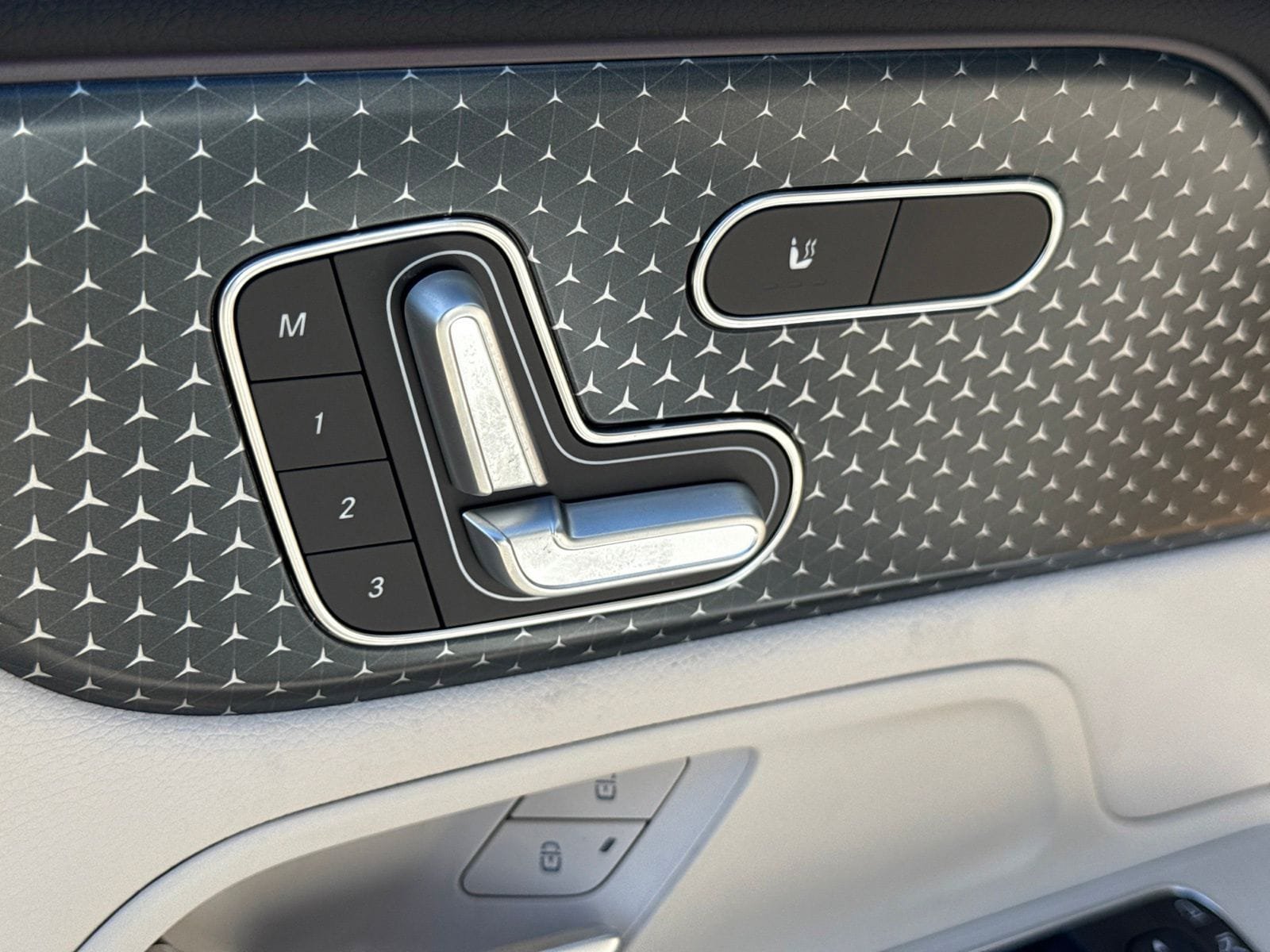 New 2026 Mercedes-Benz GLB 250 image 16