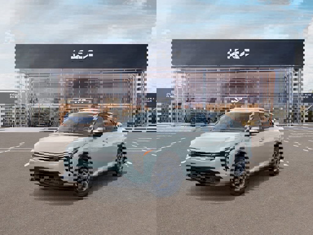New 2025 Kia K4 LXS