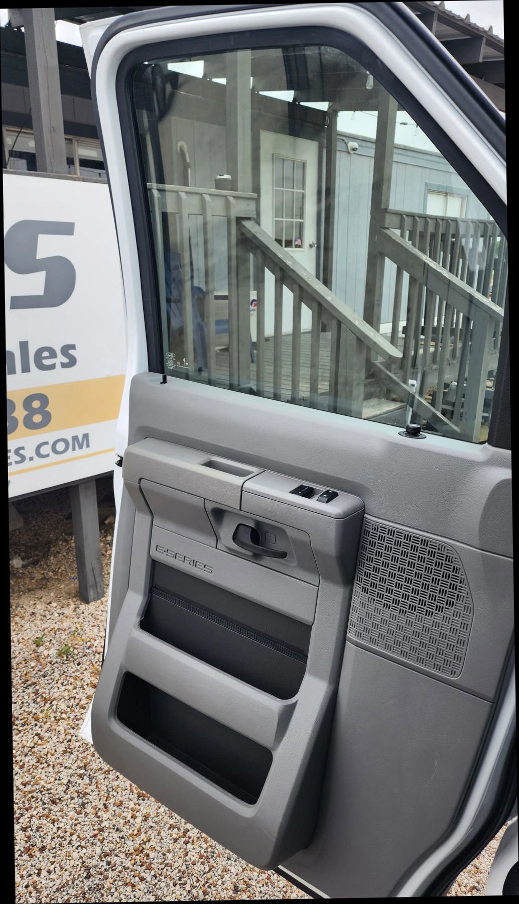 Used 2024 Ford E-350 and Econoline 350 Super Duty w/ Power Windows & Locks Group image 44