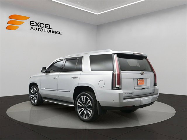 Used 2018 Cadillac Escalade Luxury image 3