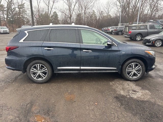 Used 2019 INFINITI QX60 Luxe w/ Essential Package image 4
