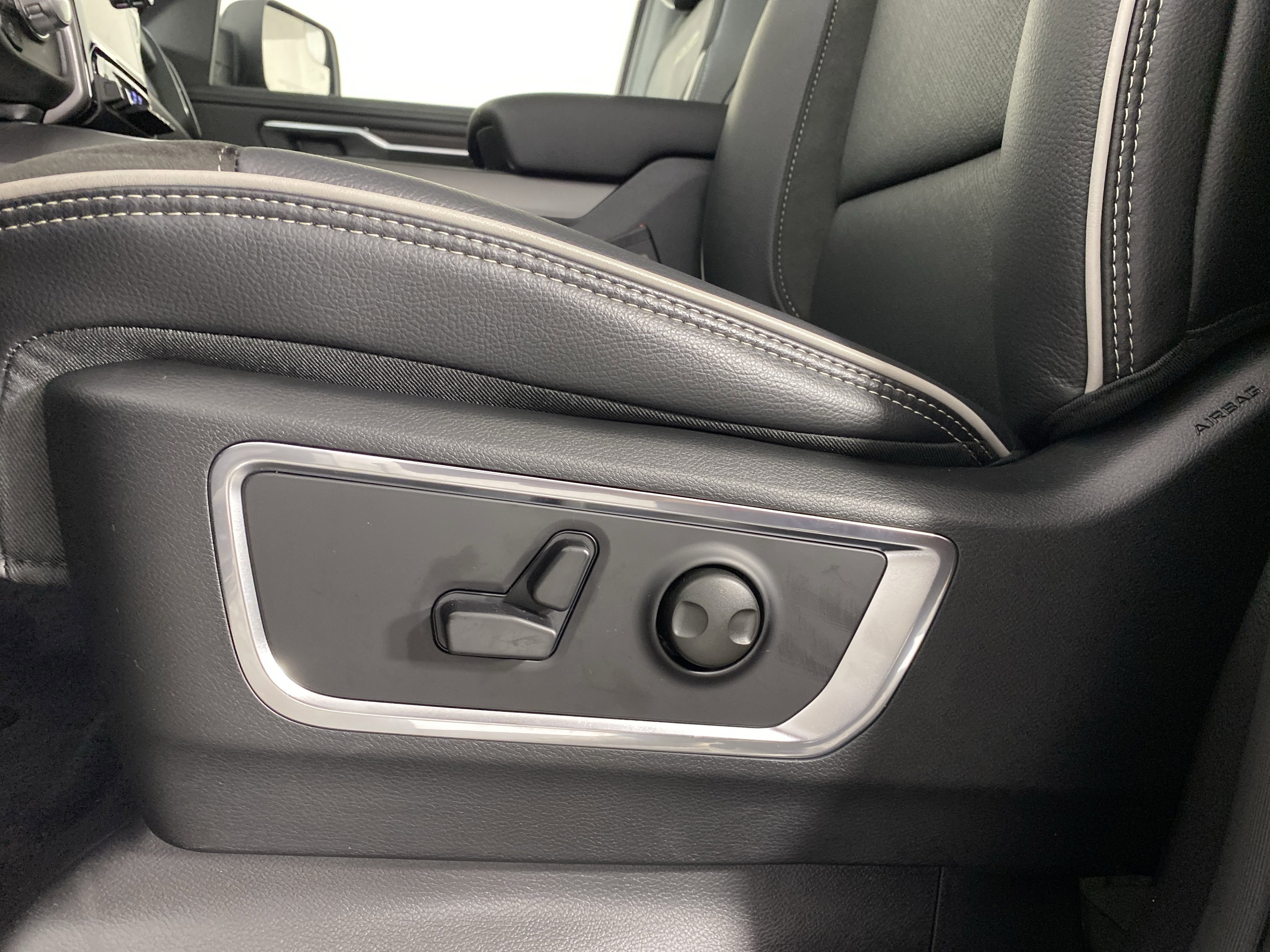 New 2026 RAM 1500 Laramie w/ Laramie Preferred Package image 17