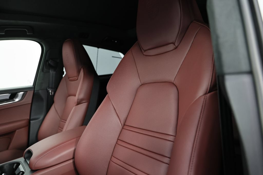 New 2026 Porsche Cayenne GTS AWD/4WD image 24