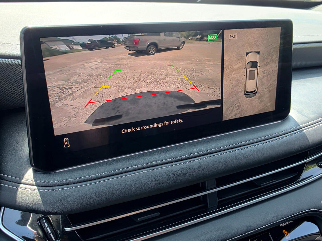 Used 2025 INFINITI QX60 Luxe w/ Black Edition image 5