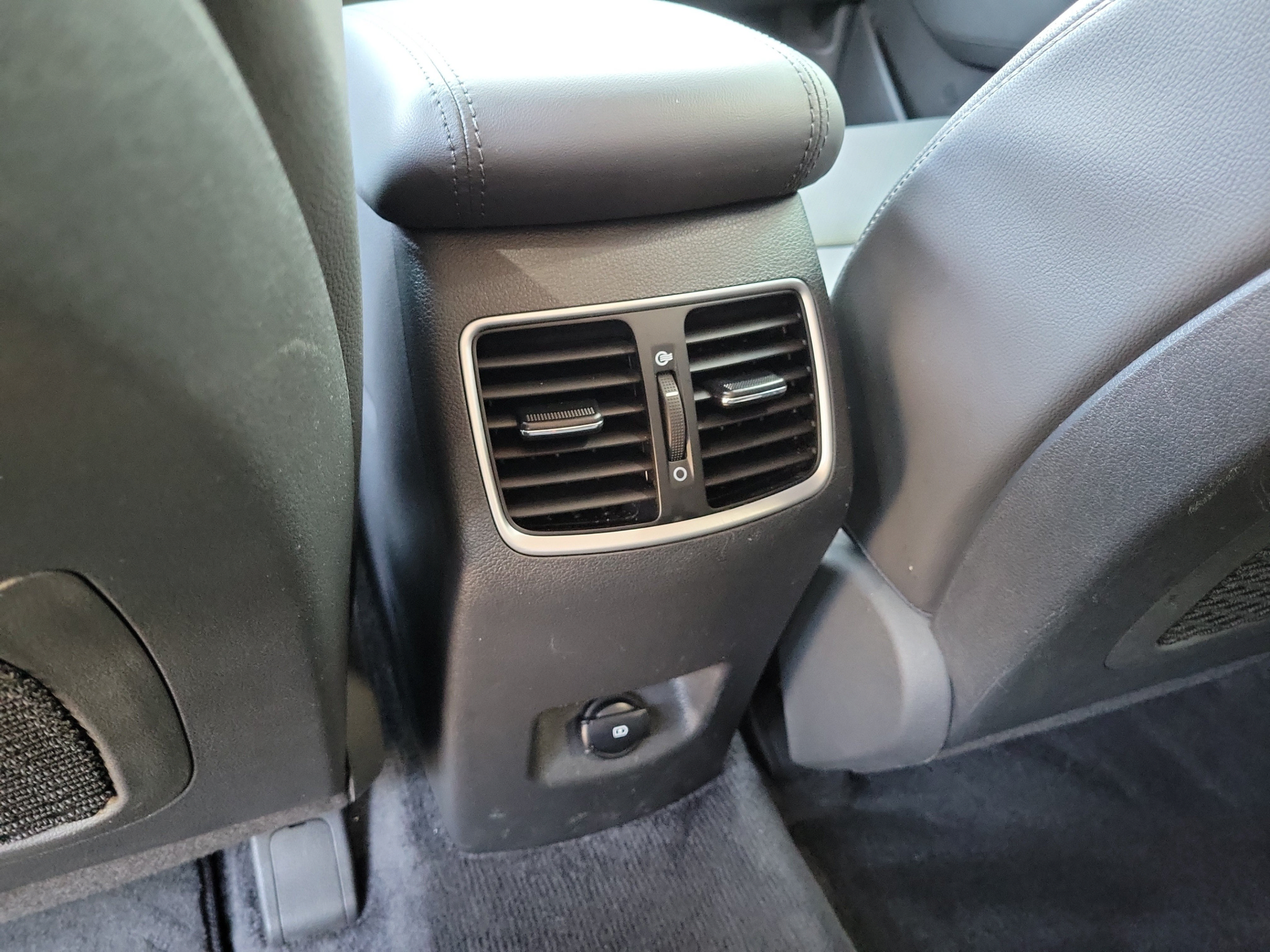 Used 2021 Hyundai Tucson Ultimate w/ Cargo Package FWD image 12
