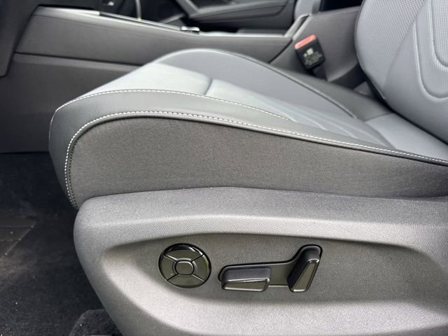 New 2026 Volkswagen Tiguan SE AWD/4WD image 12
