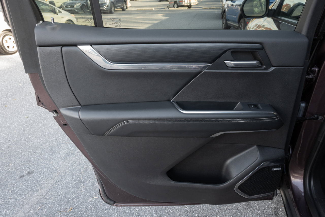 Used 2025 GMC Acadia Elevation image 21