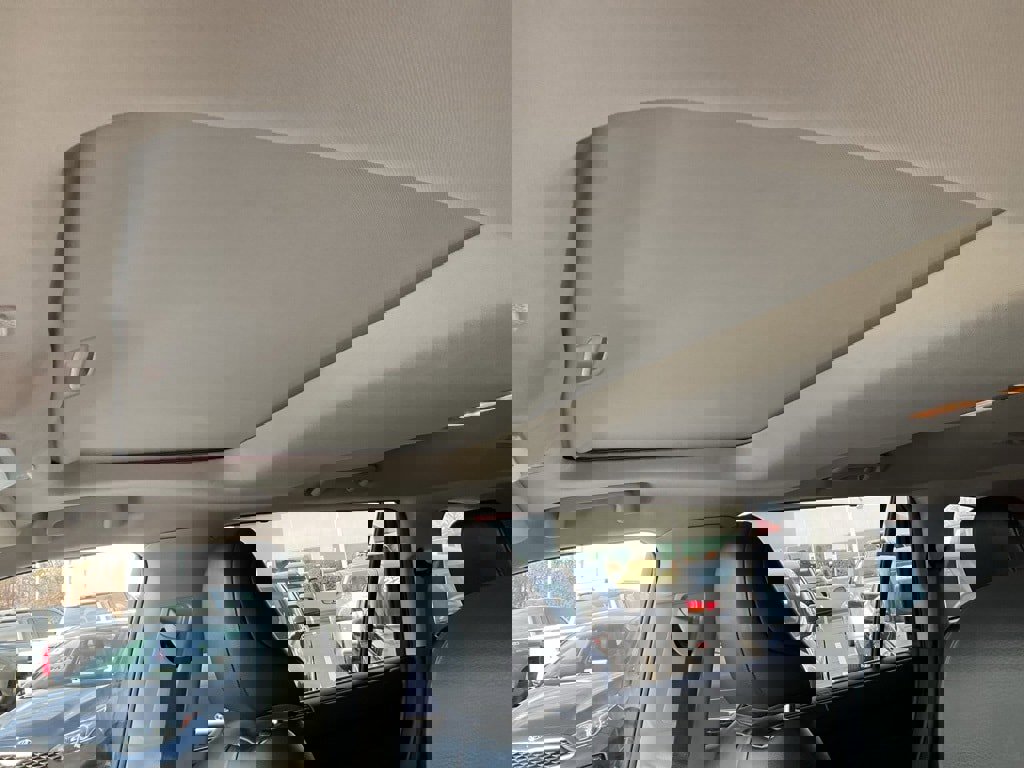 Used 2023 Toyota Highlander XLE image 5