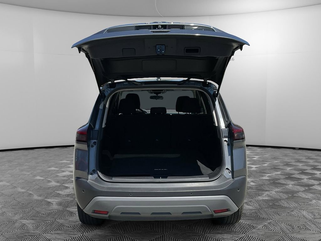 Used 2023 Nissan Rogue SV image 9