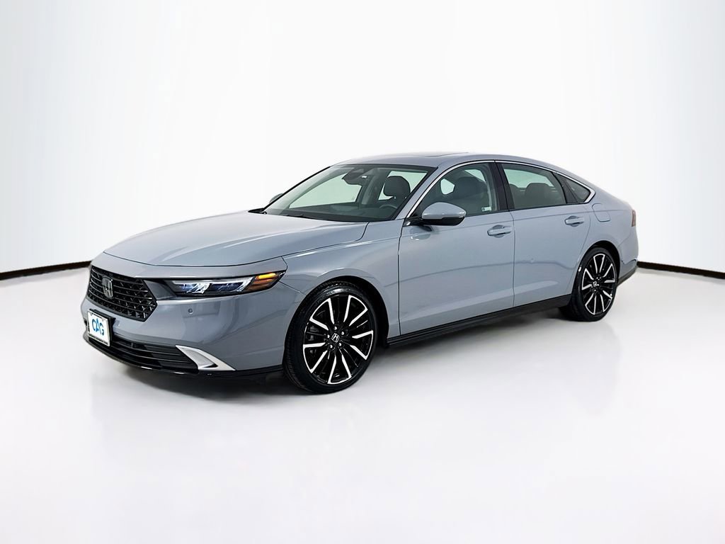 Used 2023 Honda Accord Touring image 4
