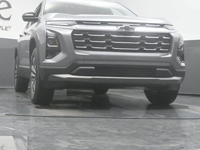 New 2026 Chevrolet Equinox LT w/ Convenience Package II FWD image 3