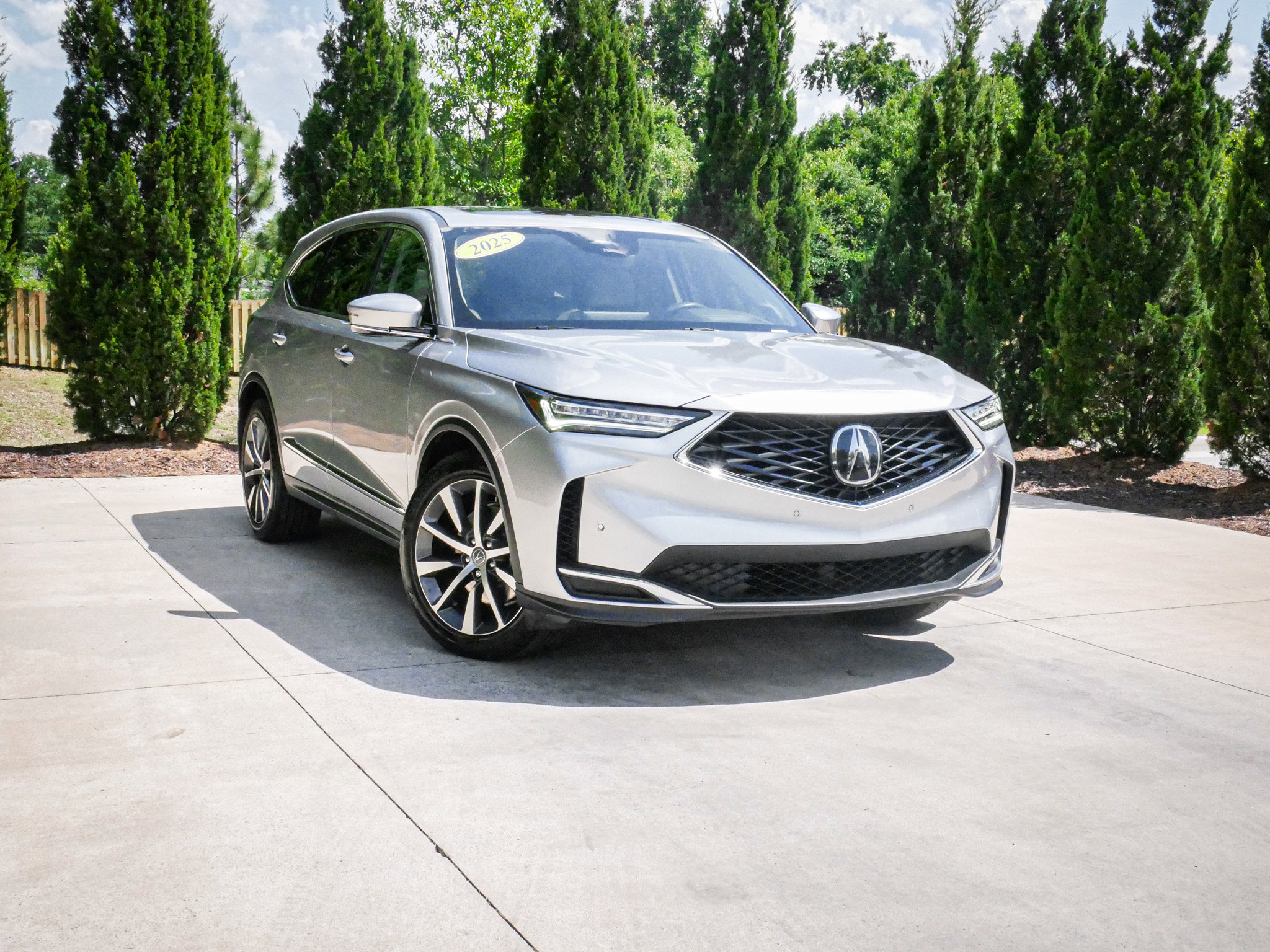 Used 2025 Acura MDX SH-AWD w/ Technology Package image 2