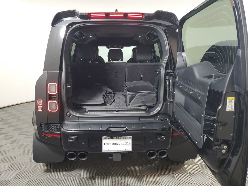 Used 2026 Land Rover Defender 110 AWD/4WD image 8